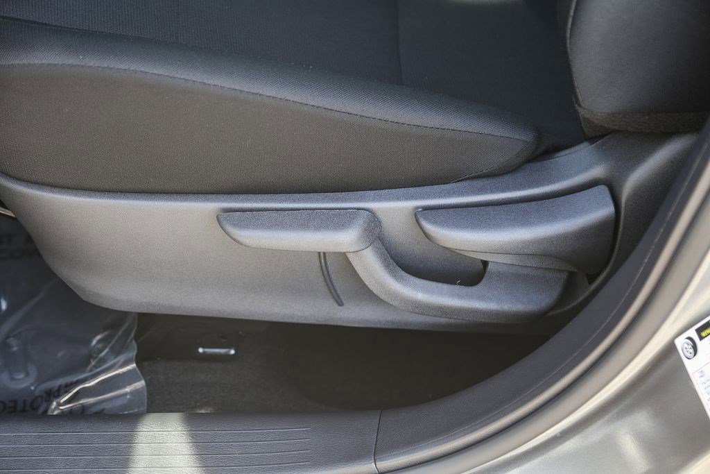 Certified 2025 Nissan Kicks Play S image 20