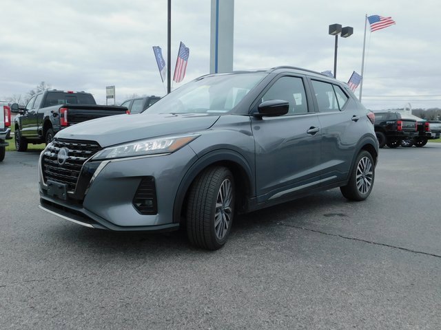 Used 2024 Nissan Kicks SR image 4