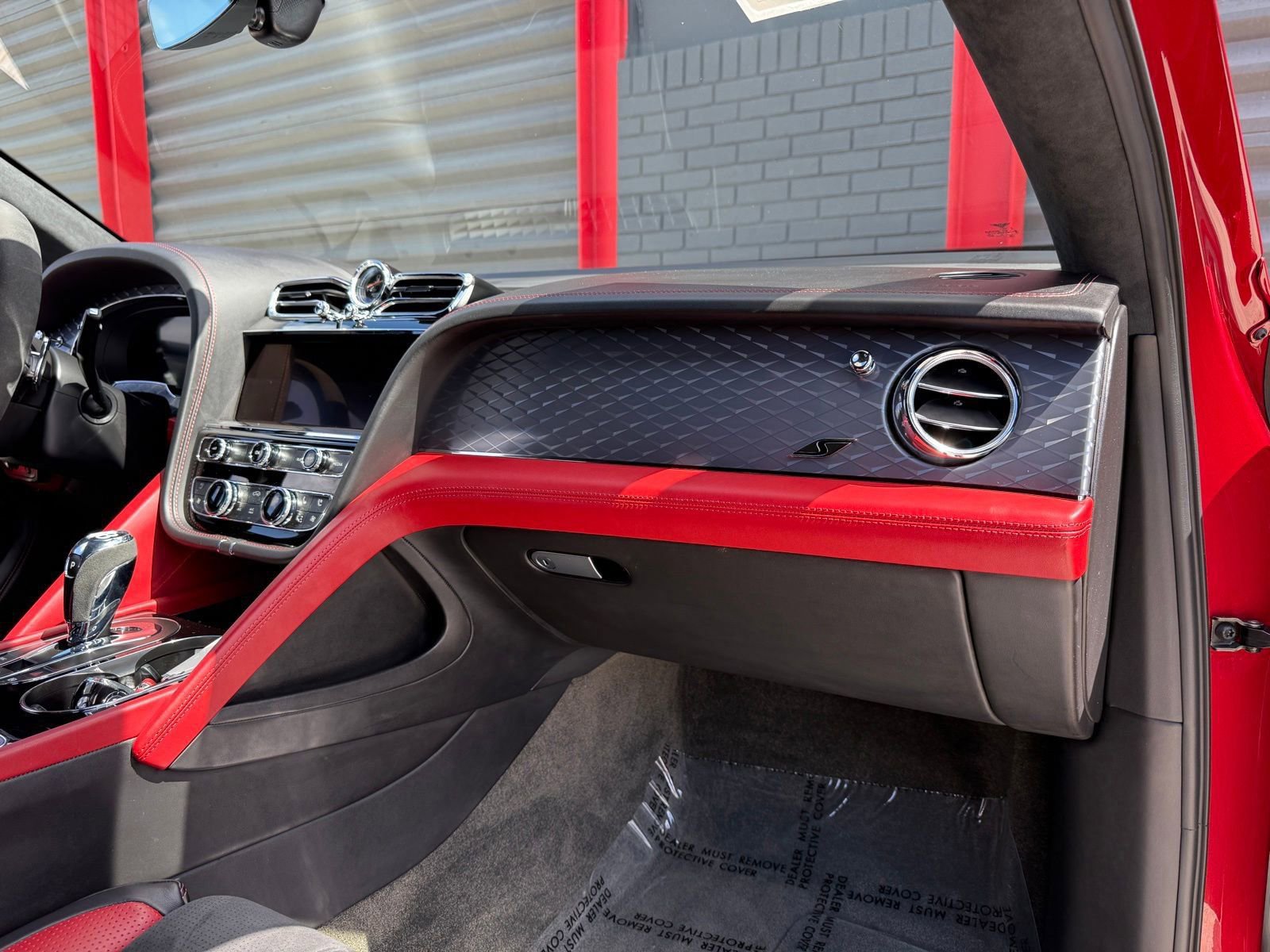 Used 2022 Bentley Bentayga AWD/4WD image 23