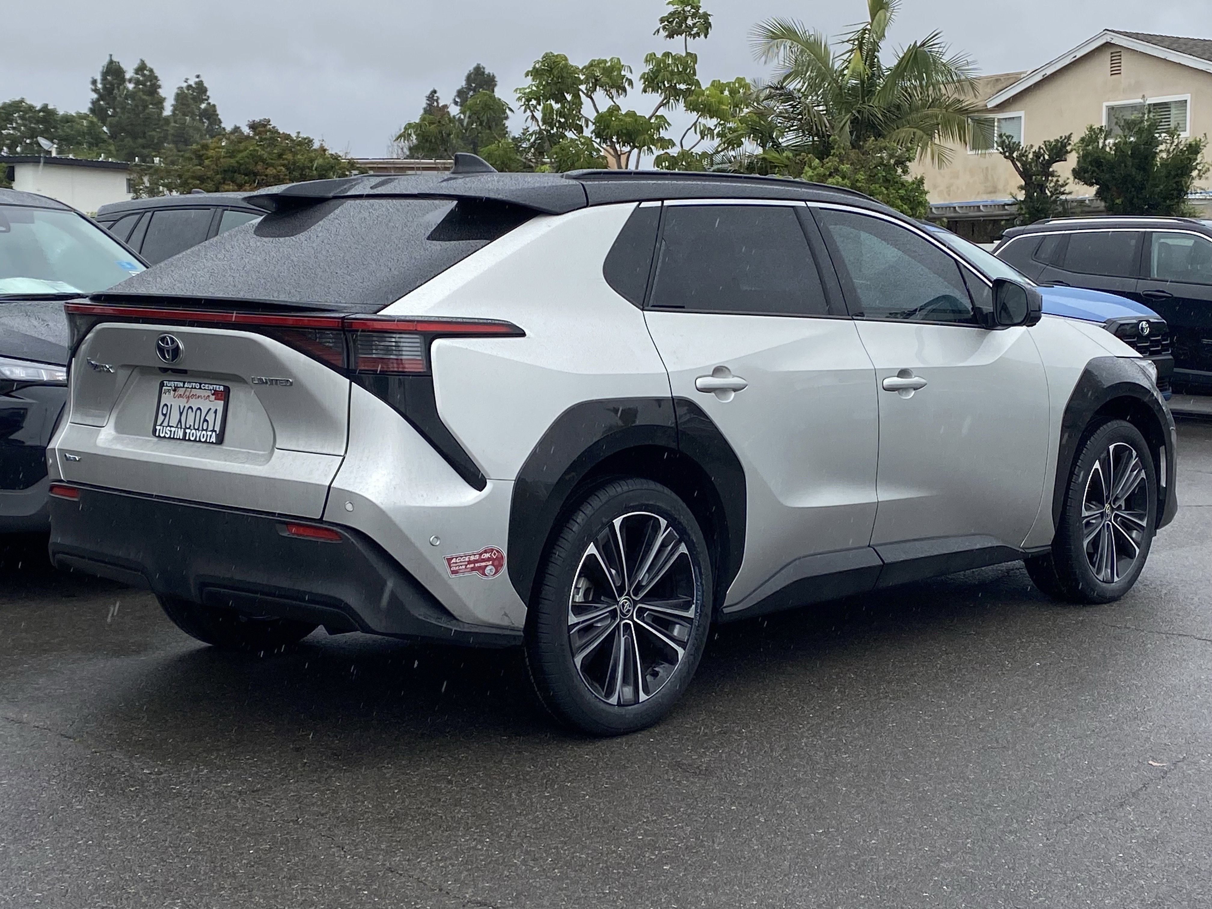 Used 2024 Toyota bZ4X Limited image 3