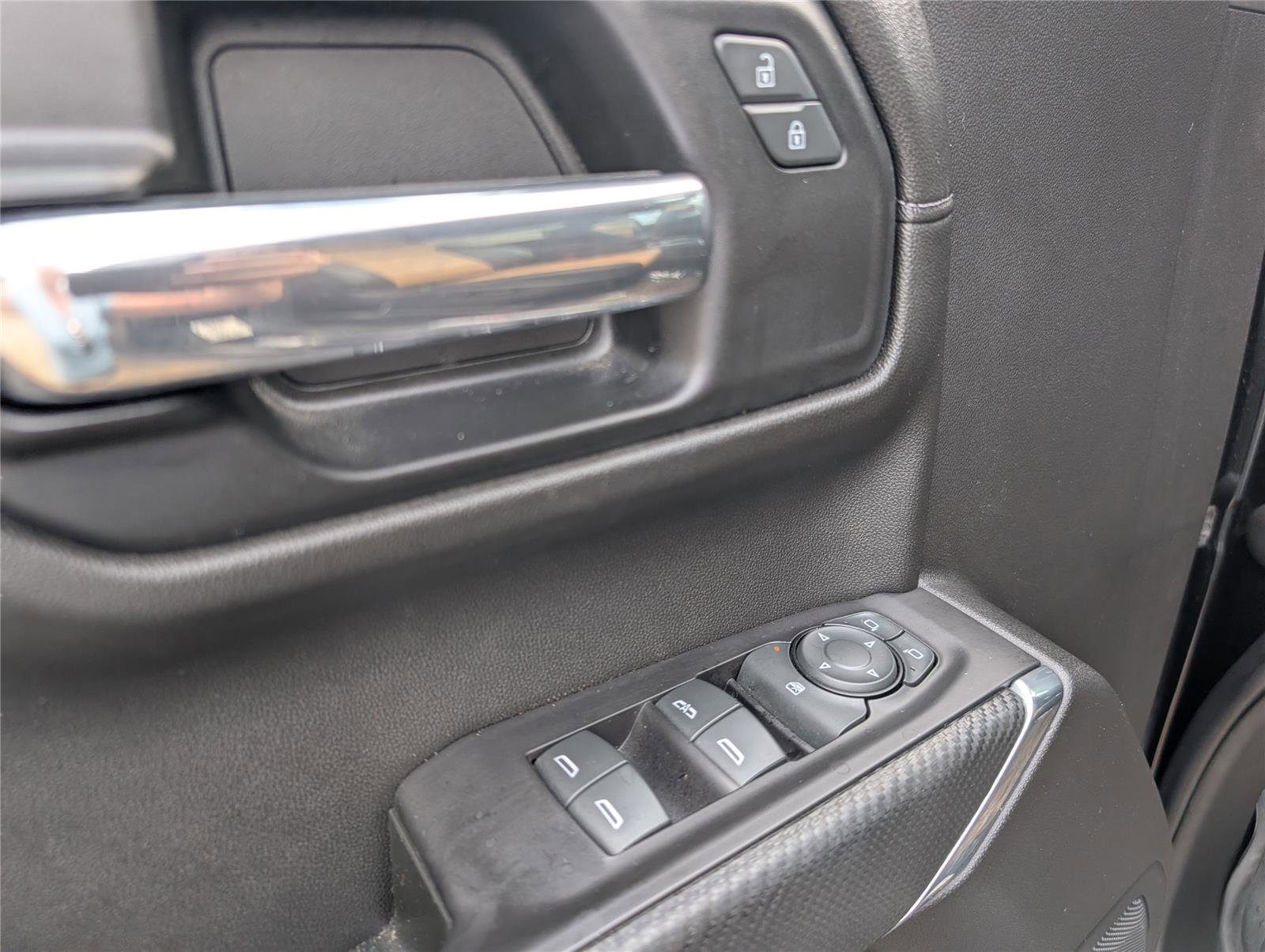 Used 2019 Chevrolet Silverado 1500 RST image 9