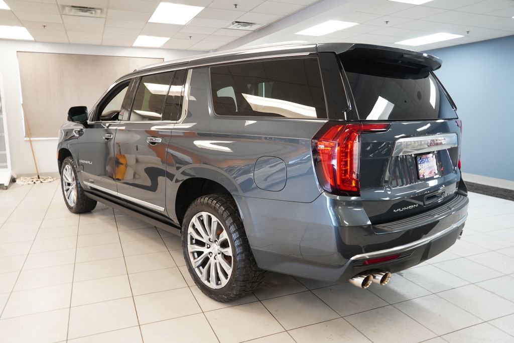Used 2021 GMC Yukon XL Denali w/ Denali Premium Package image 12