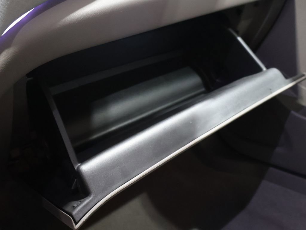 Used 2017 Chevrolet Malibu LT image 30