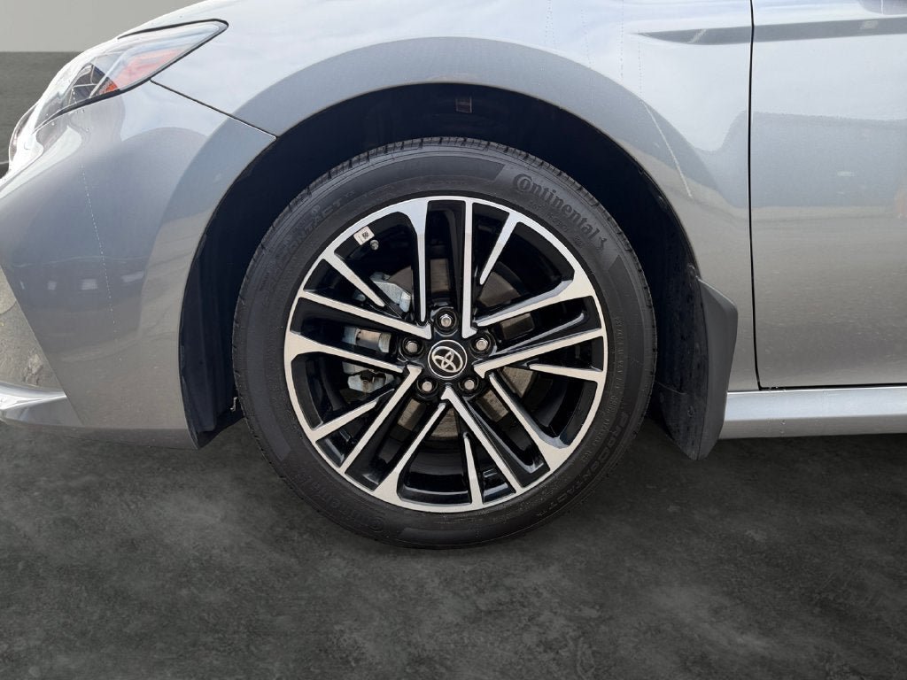 Used 2025 Toyota Camry XLE w/ Premium Plus Package AWD/4WD image 4