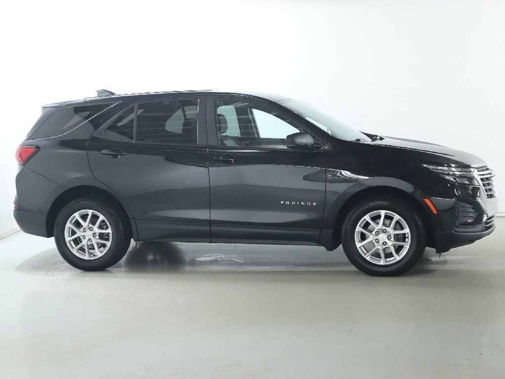 Used 2024 Chevrolet Equinox LS w/ LS Convenience Package FWD image 11