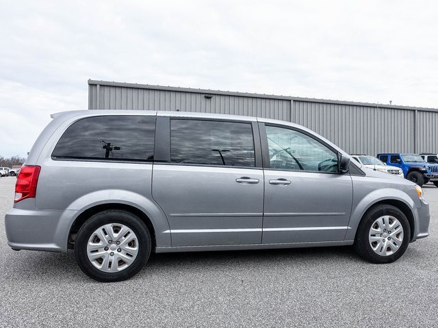 Used 2016 Dodge Grand Caravan SE w/ Quick Order Package 29E SE image 11