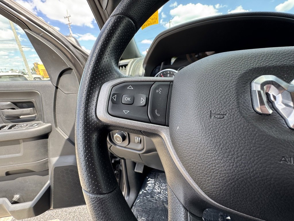 Used 2024 RAM 2500 Tradesman w/ Chrome Appearance Group image 22