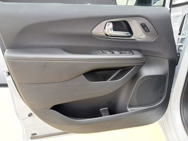 New 2026 Chrysler Pacifica Select w/ S Appearance Package FWD image 13