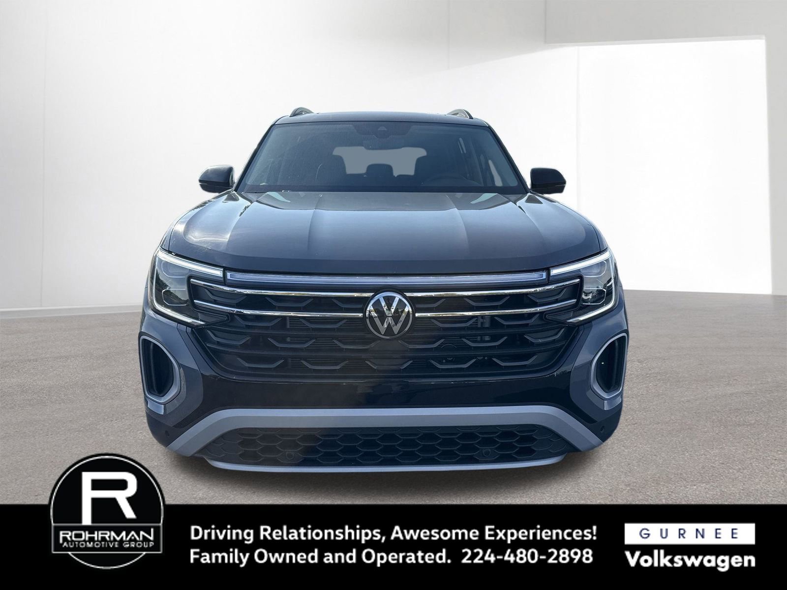 New 2025 Volkswagen Atlas Peak Edition SE image 3