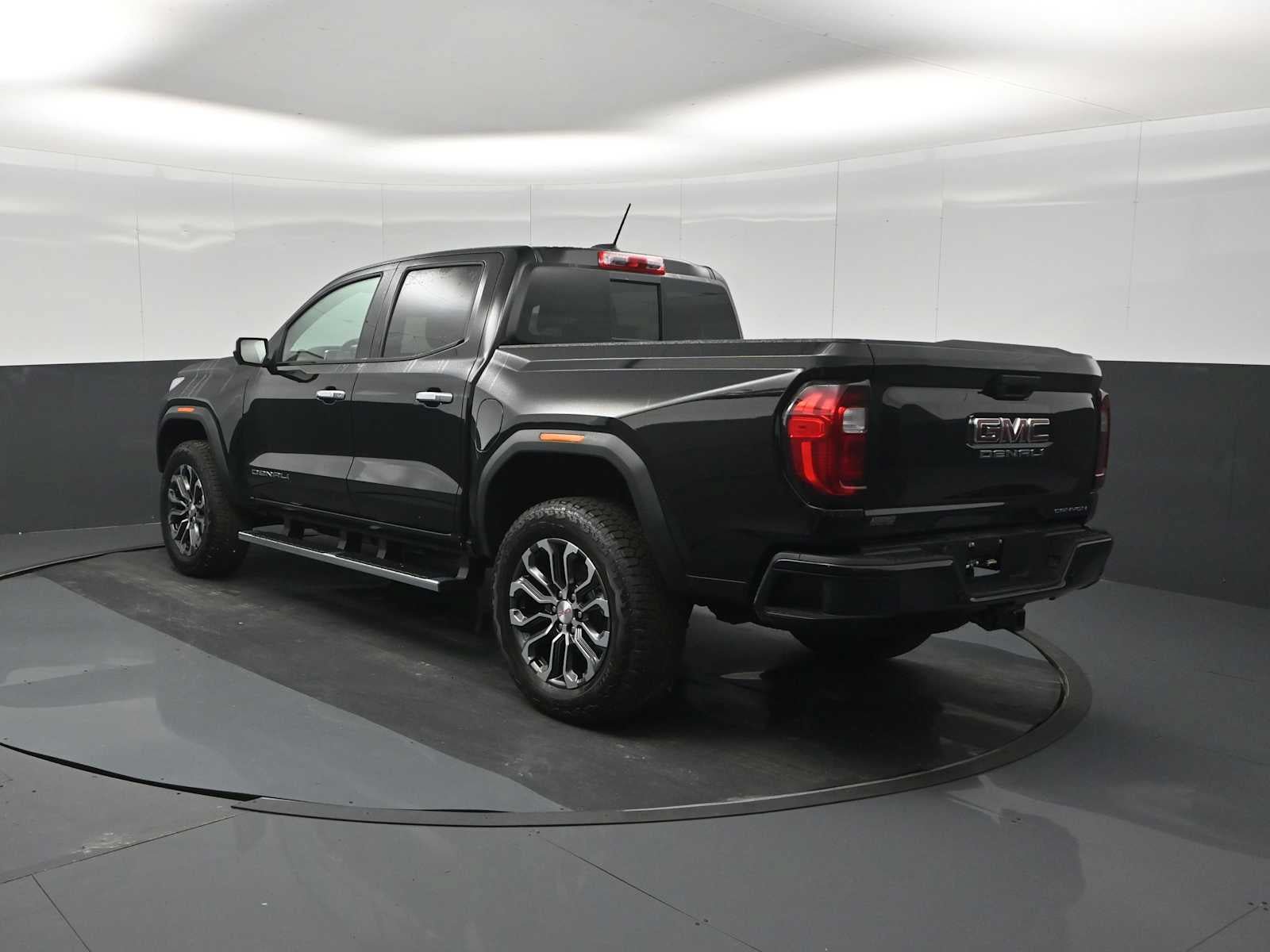 New 2026 GMC Canyon Denali AWD/4WD image 6
