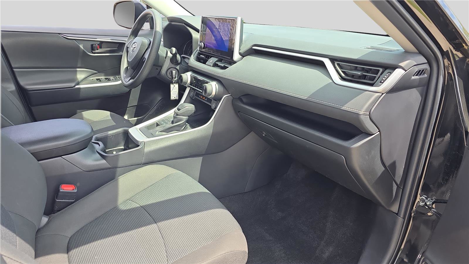 Used 2024 Toyota RAV4 LE AWD/4WD image 13