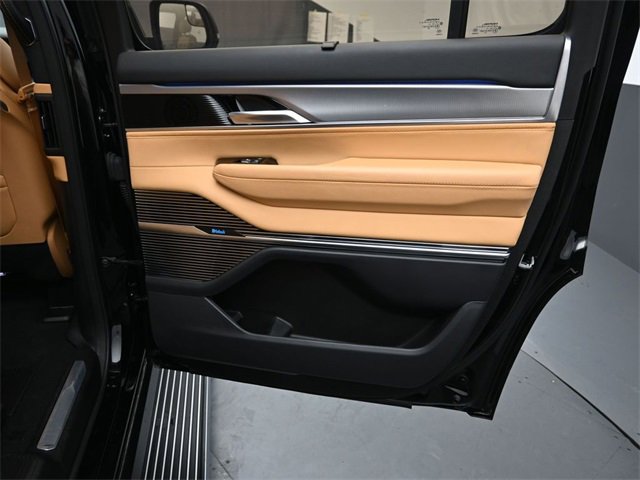 Used 2023 Jeep Grand Wagoneer Series III image 29