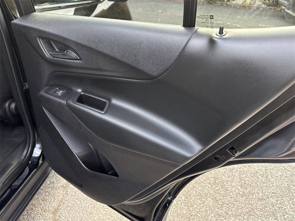 Used 2018 Chevrolet Equinox LT image 24