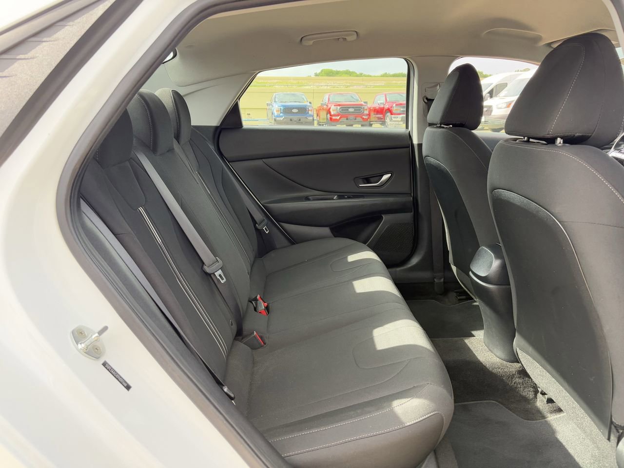 Used 2023 Hyundai Elantra SEL w/ Convenience Package image 28