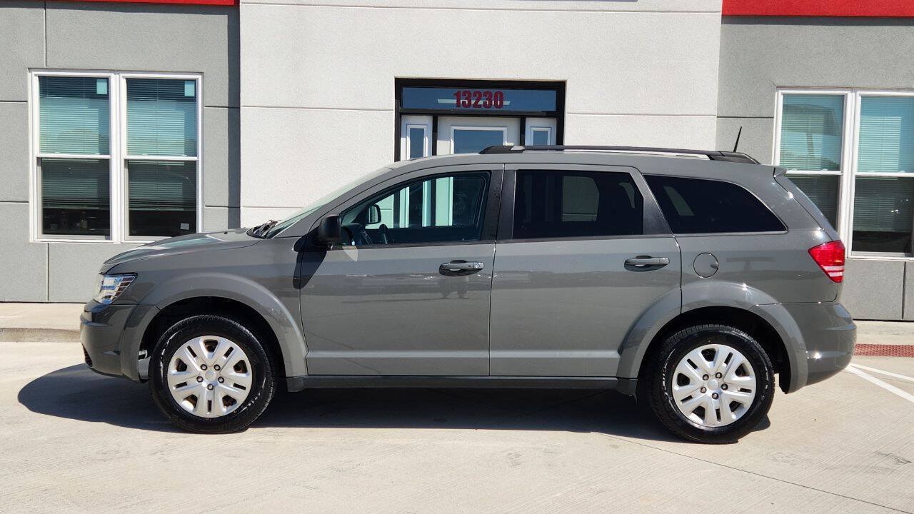 Used 2019 Dodge Journey SE FWD image 3