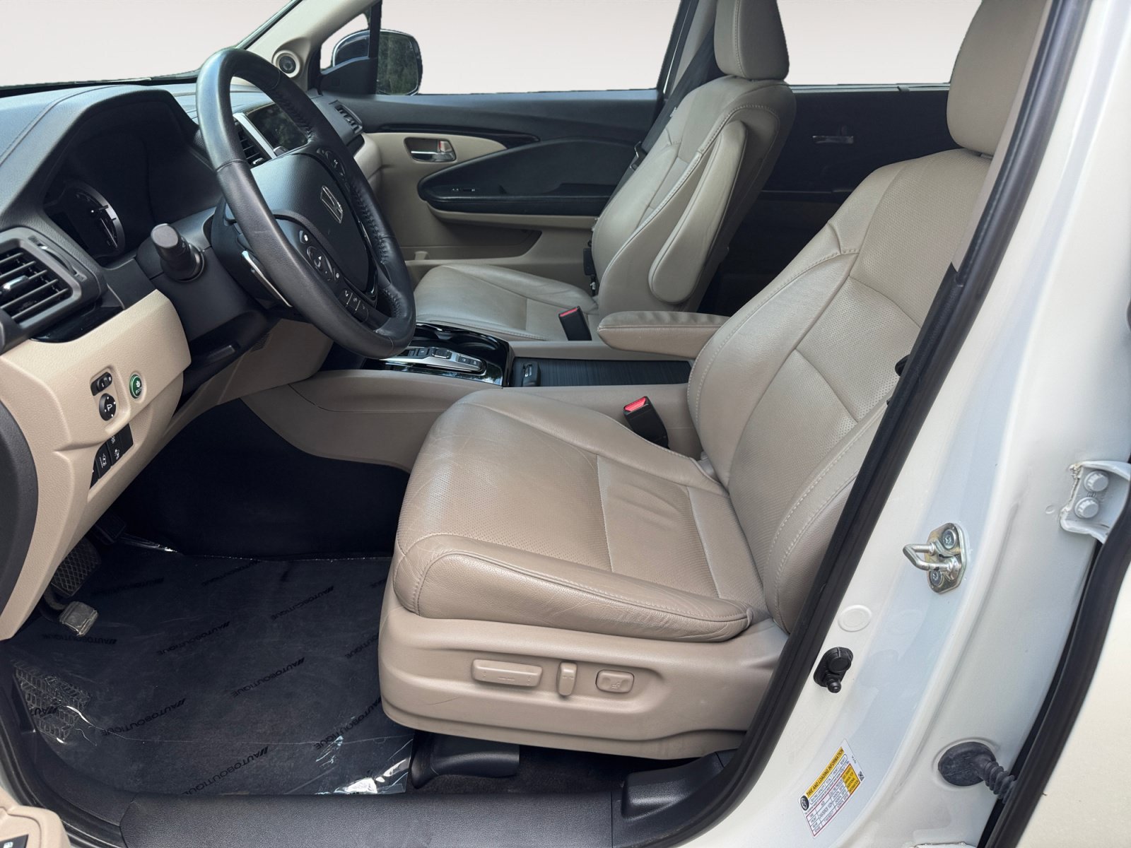 Used 2018 Honda Pilot Elite image 9