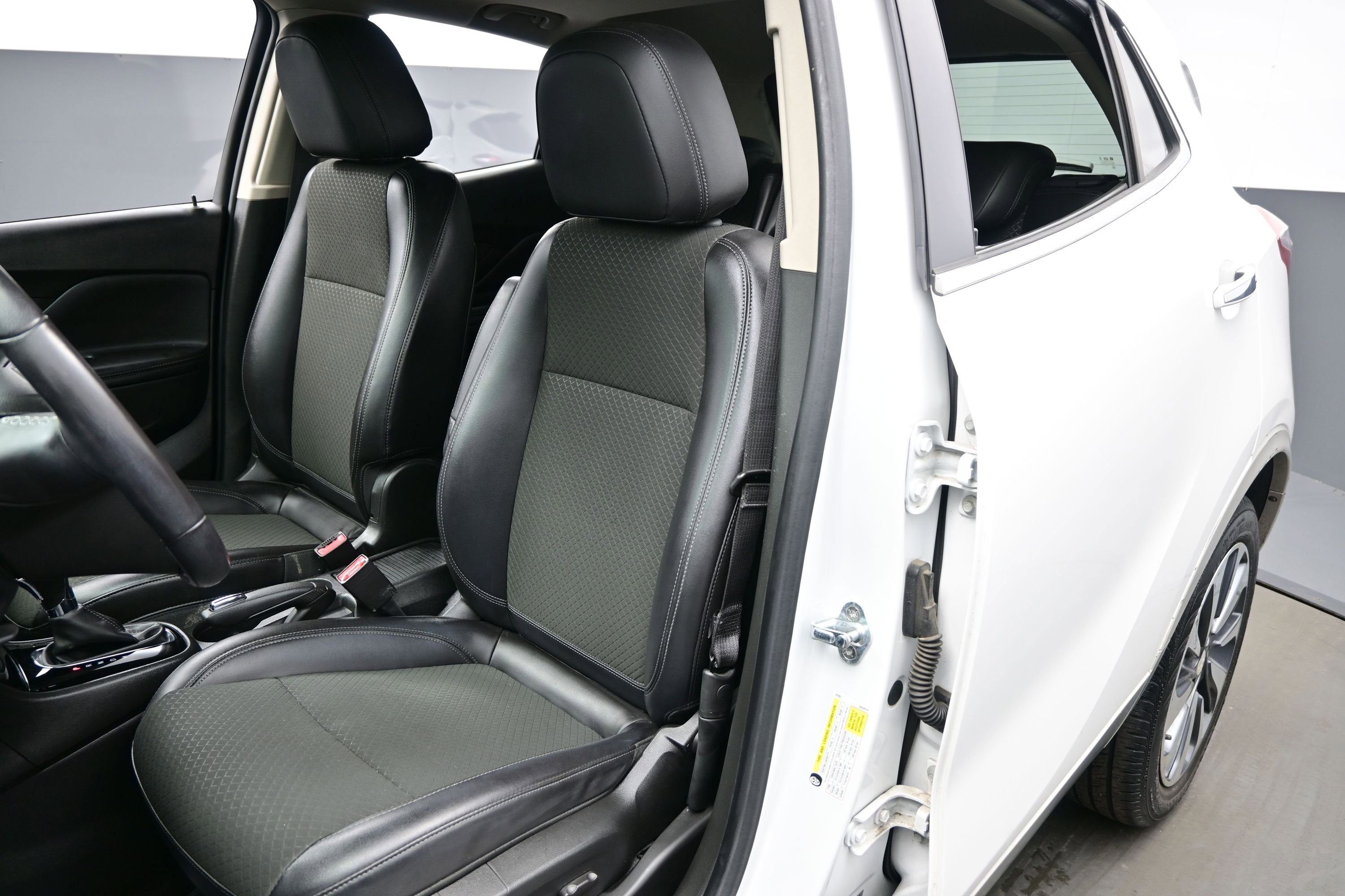 Used 2021 Buick Encore Preferred FWD image 12