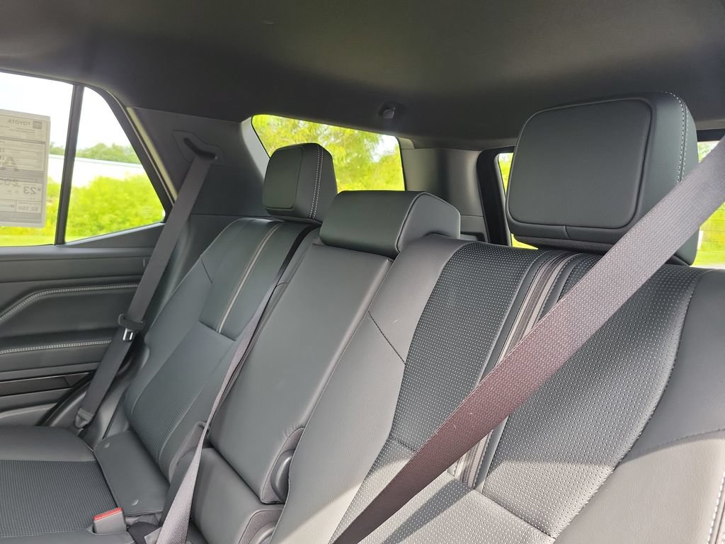 New 2026 Toyota 4Runner Limited AWD/4WD image 23