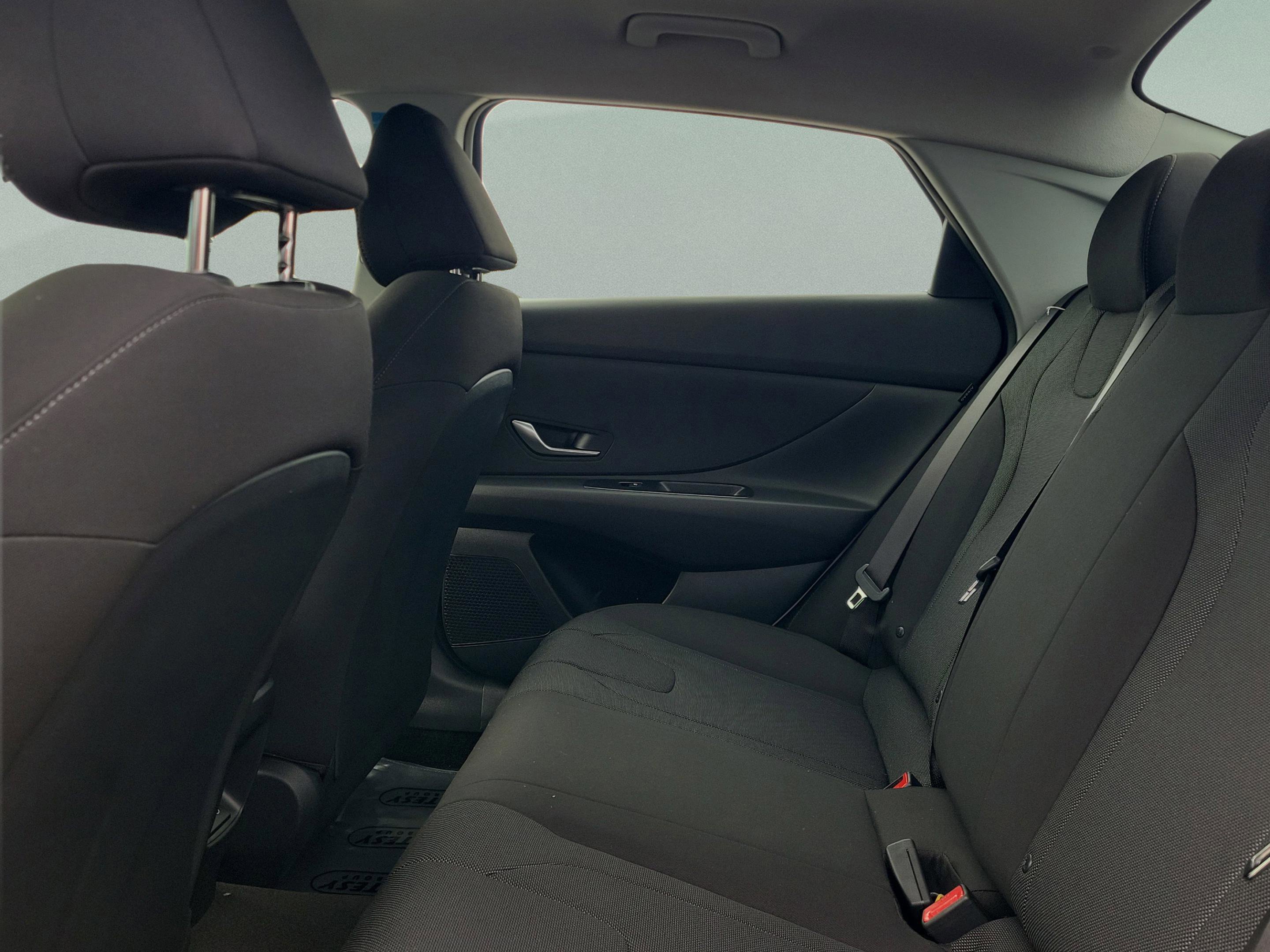 New 2026 Hyundai Elantra SE image 10