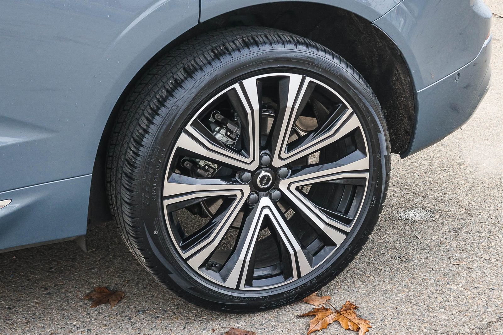 Used 2023 Volvo XC60 B5 Ultimate w/ Climate Package image 11