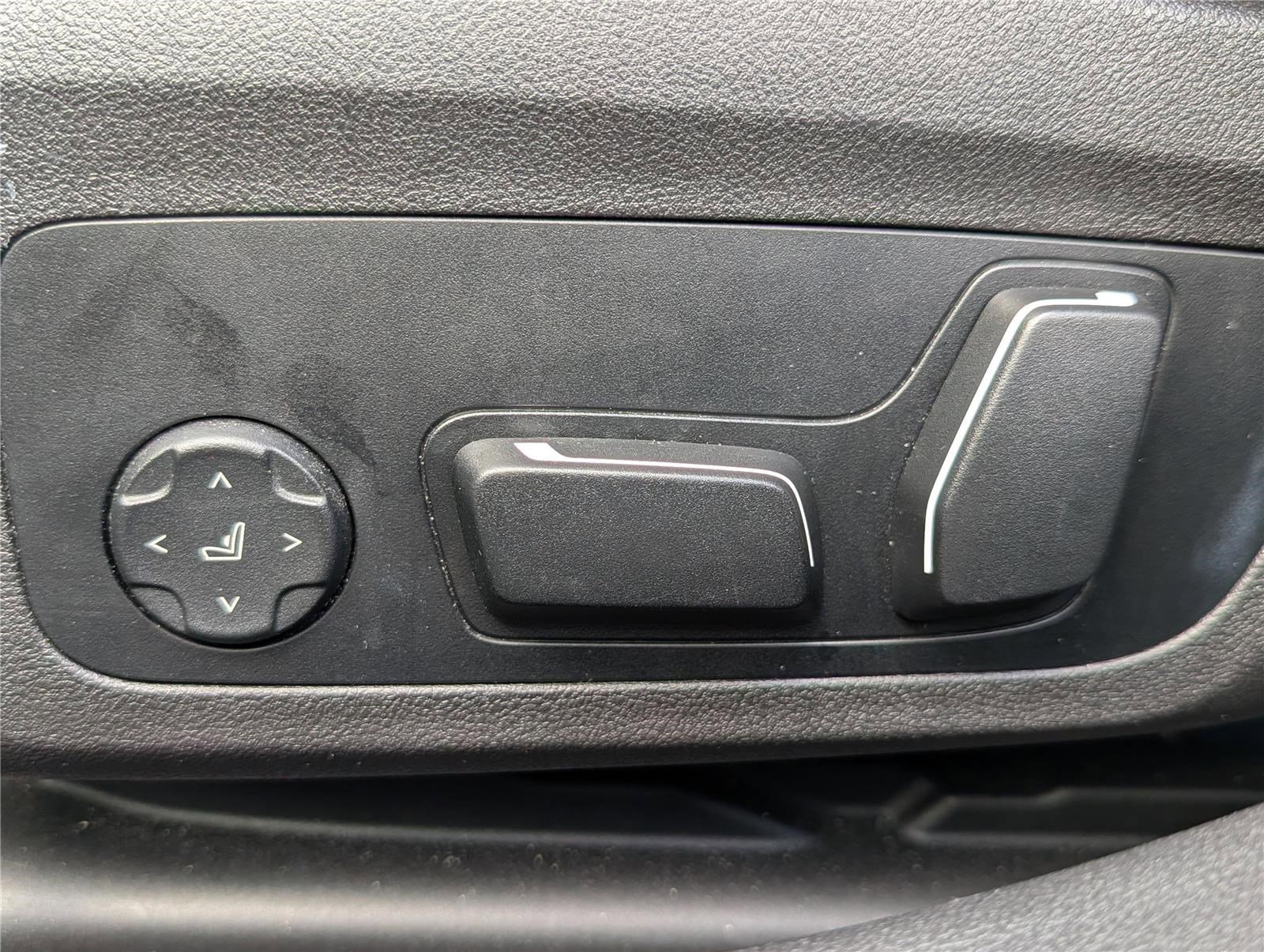 Used 2025 BMW 330i Sedan image 19