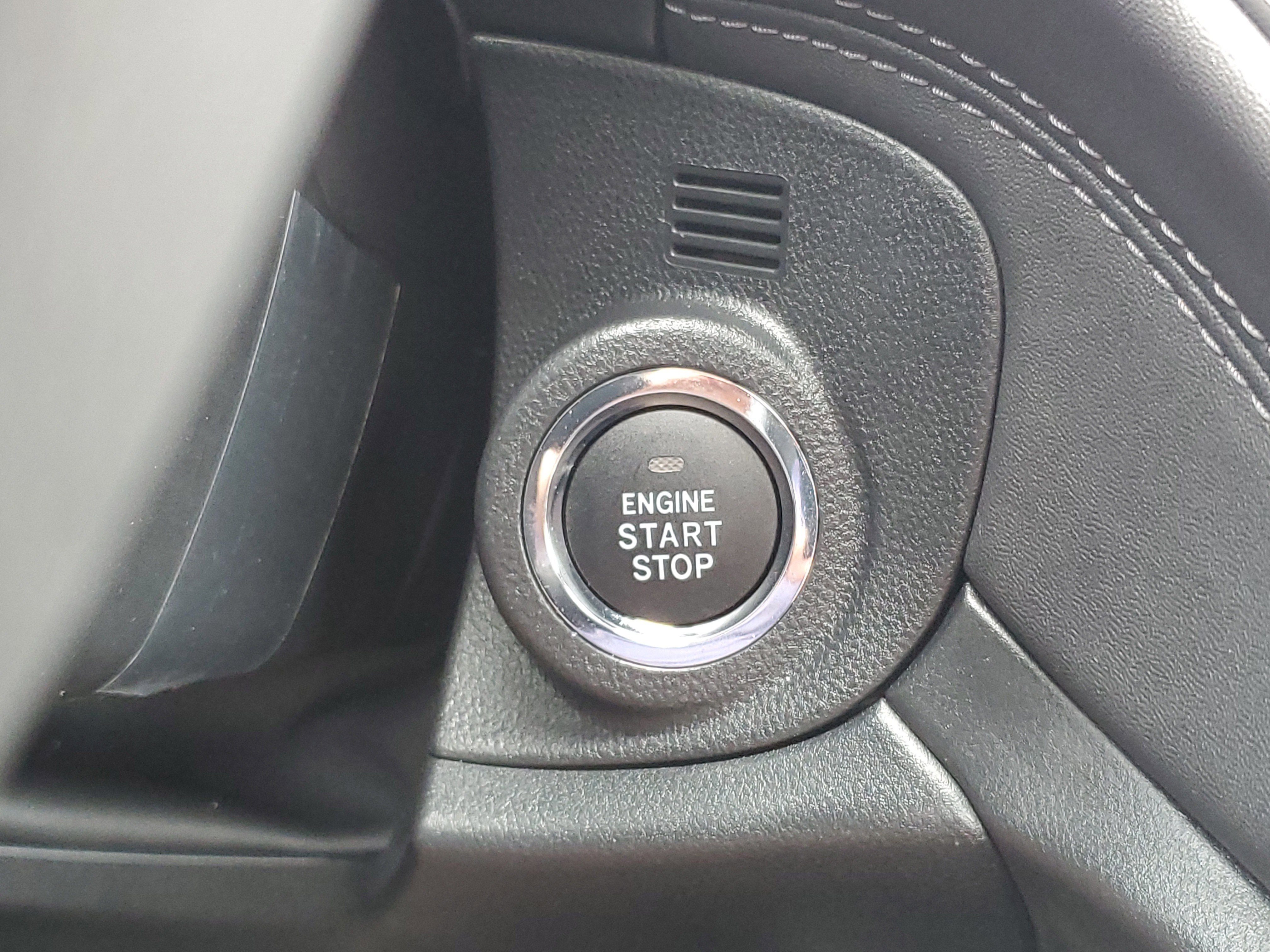 Certified 2025 Subaru Outback Limited image 27