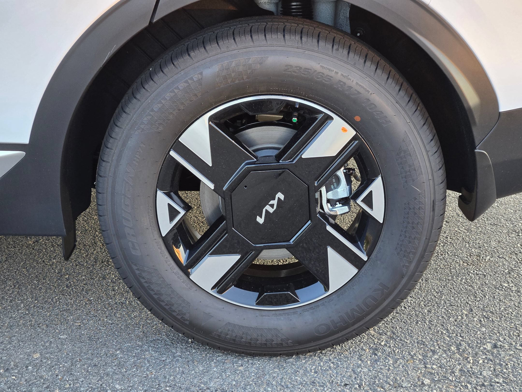 New 2026 Kia Sportage LX FWD image 13