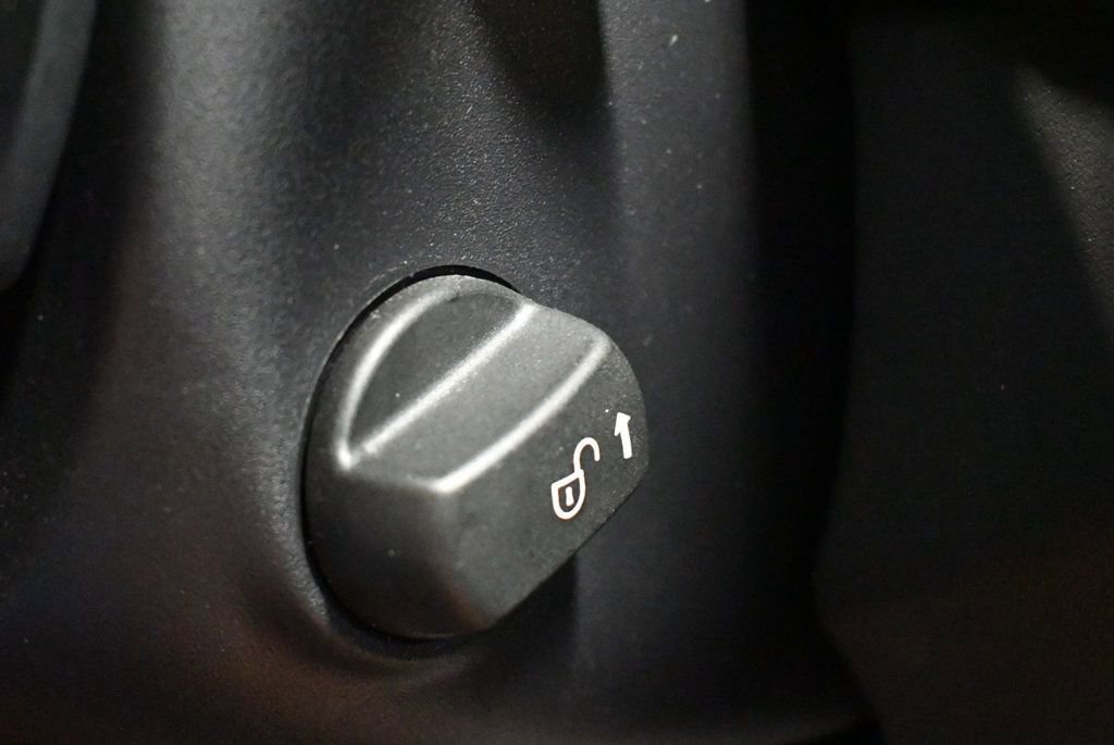 Used 2020 Jaguar F-PACE Premium AWD/4WD image 59