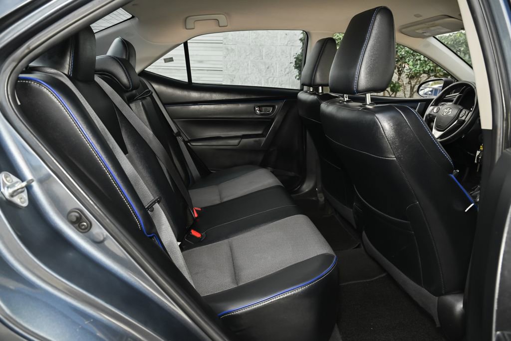 Used 2018 Toyota Corolla SE w/ Carpet Mat Package (TMS) FWD image 35