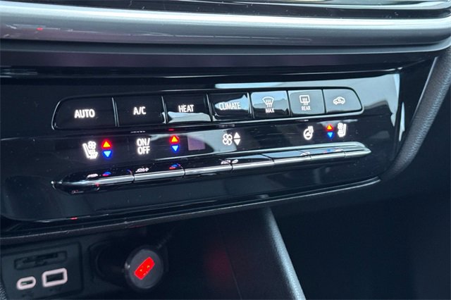 Used 2023 Chevrolet Bolt EUV Premier w/ Redline Edition image 20