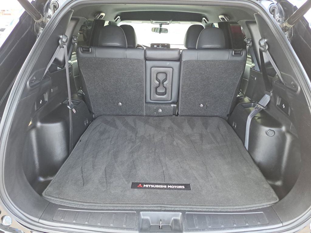 Used 2024 Mitsubishi Outlander SE image 9