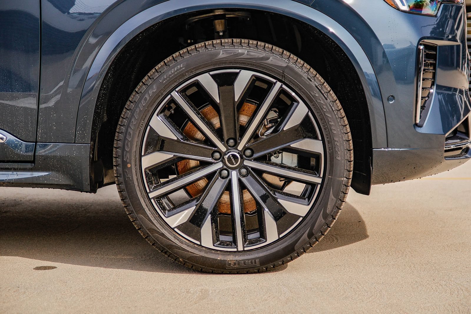 New 2026 Volvo XC90 T8 Ultra w/ Protection Package Premier AWD/4WD image 9