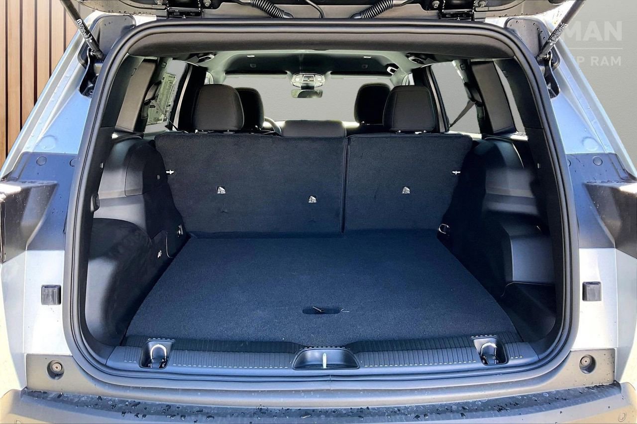 New 2026 Jeep Cherokee Laredo image 23