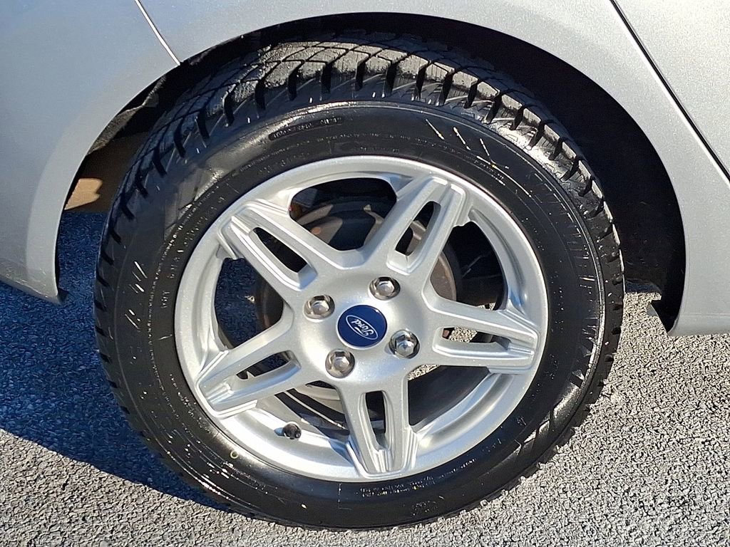 Used 2017 Ford Fiesta SE image 9