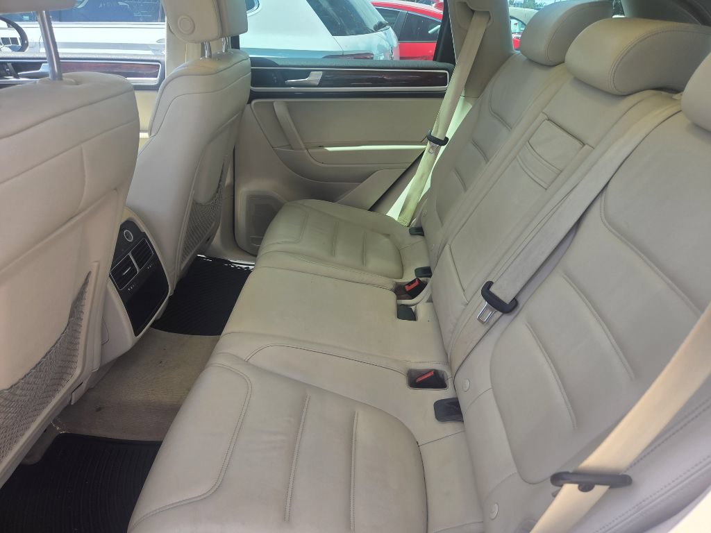 Used 2013 Volkswagen Touareg VR6 AWD/4WD image 7