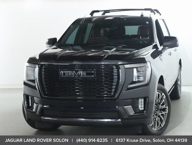Used 2023 GMC Yukon XL Denali Ultimate AWD/4WD image 3