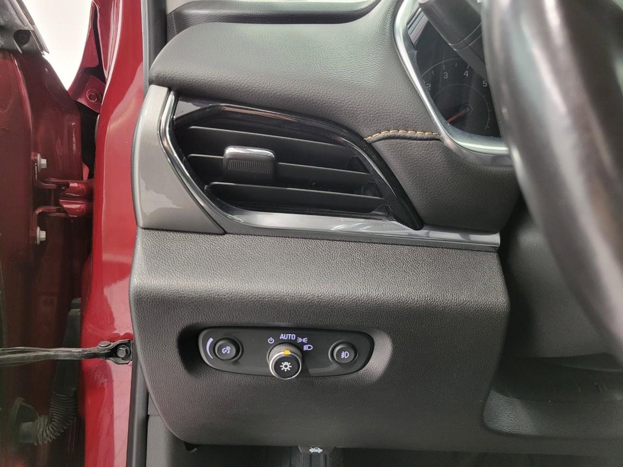 Used 2020 Chevrolet Traverse LT w/ LPO, Floor Liner Package AWD/4WD image 11