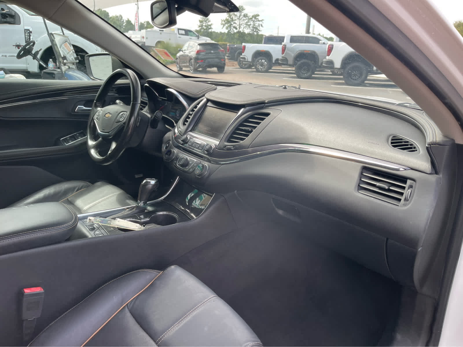 Used 2017 Chevrolet Impala Premier w/ Enhanced Convenience Package FWD image 27