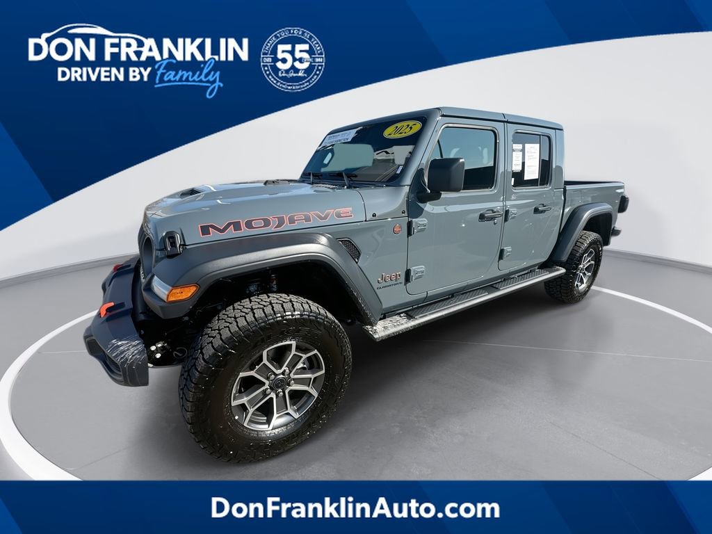 Used 2025 Jeep Gladiator Mojave w/ Convenience Group AWD/4WD image 1