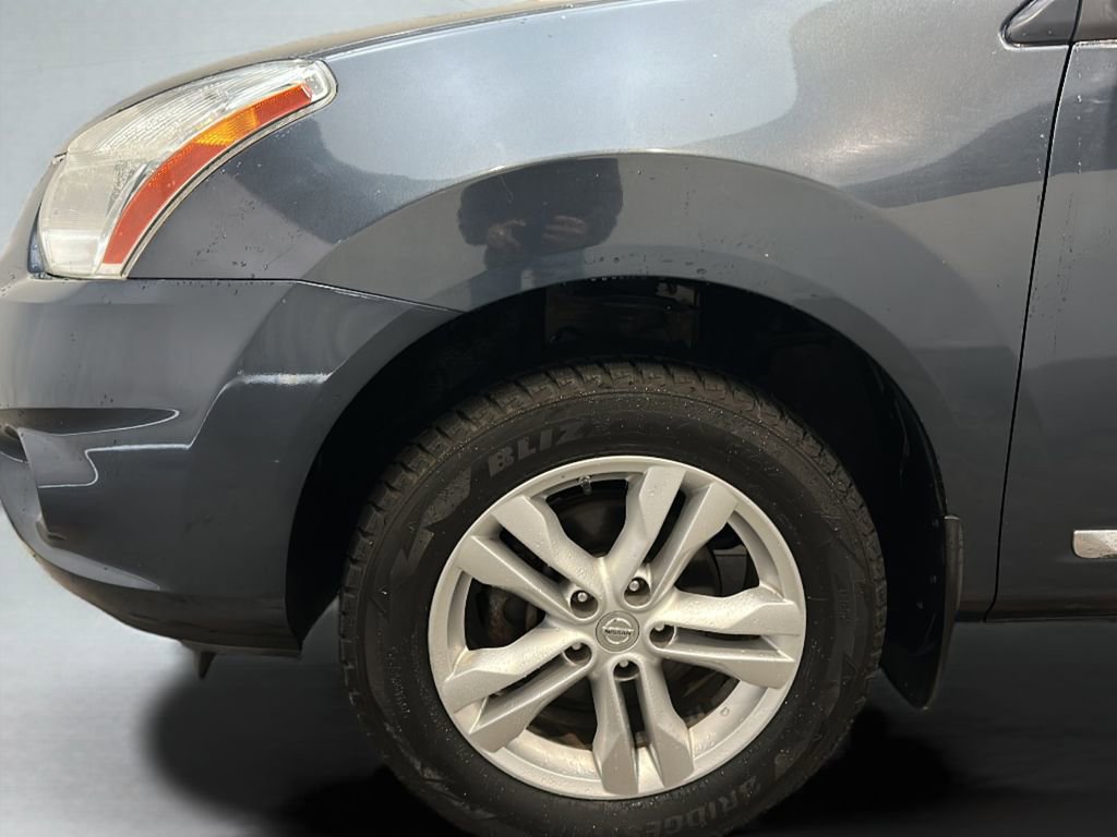 Used 2012 Nissan Rogue SV AWD/4WD image 3