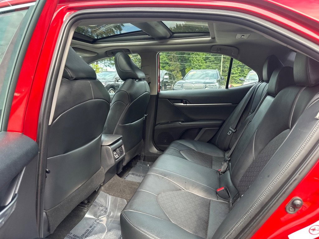 Used 2019 Toyota Camry XSE image 13