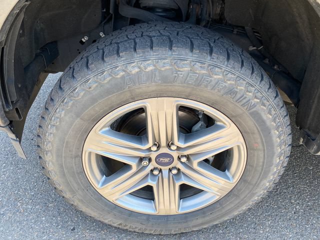 Used 2018 Ford F150 Lariat w/ Equipment Group 502A Luxury AWD/4WD image 29