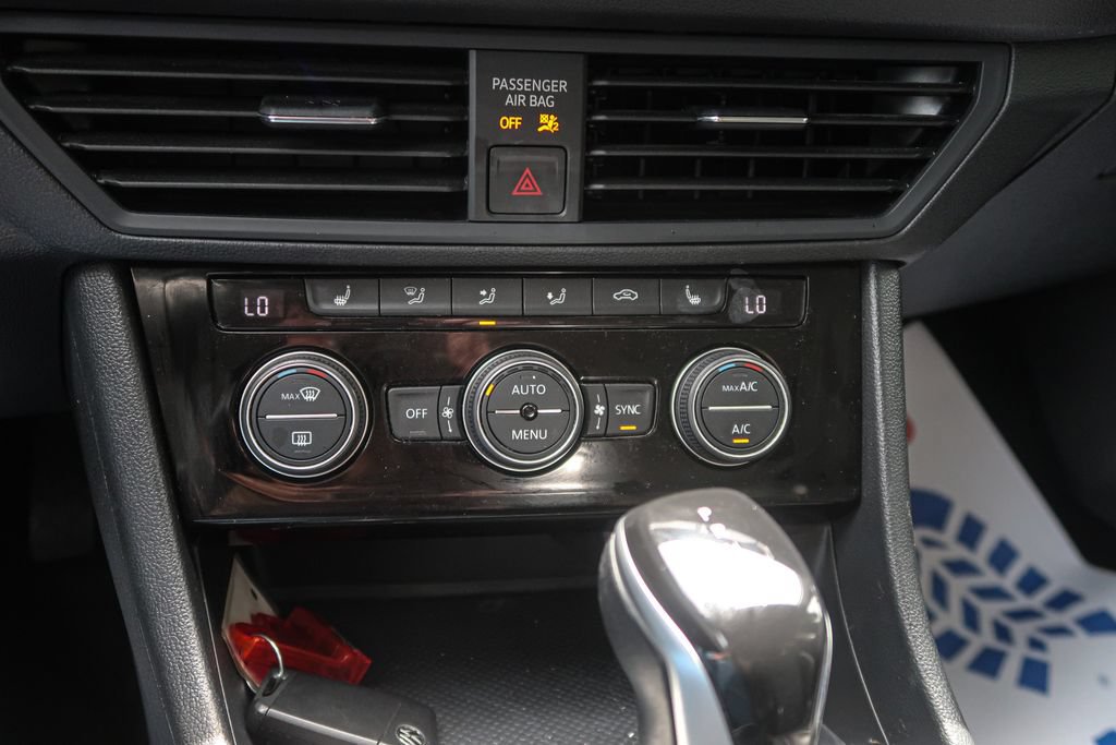 Used 2023 Volkswagen Jetta SE FWD image 29