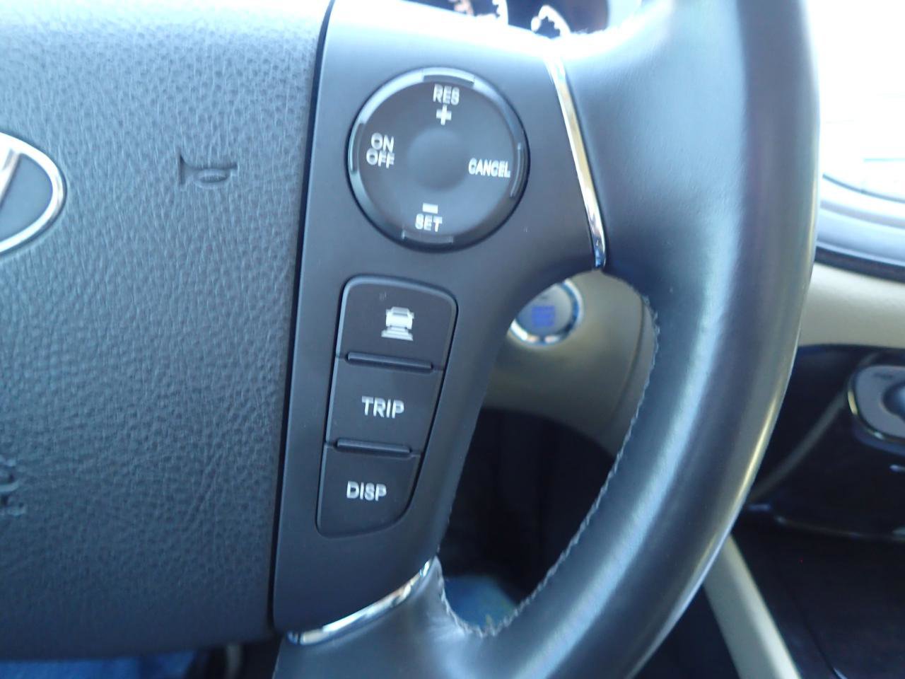 Used 2011 Hyundai Genesis 4.6 RWD image 17