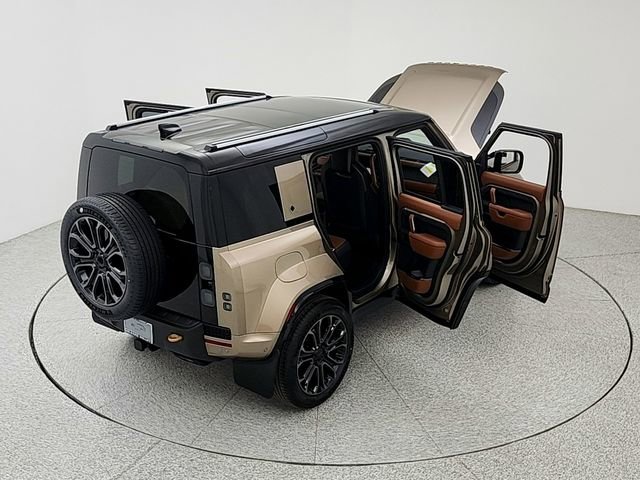 New 2026 Land Rover Defender 110 OCTA AWD/4WD image 20