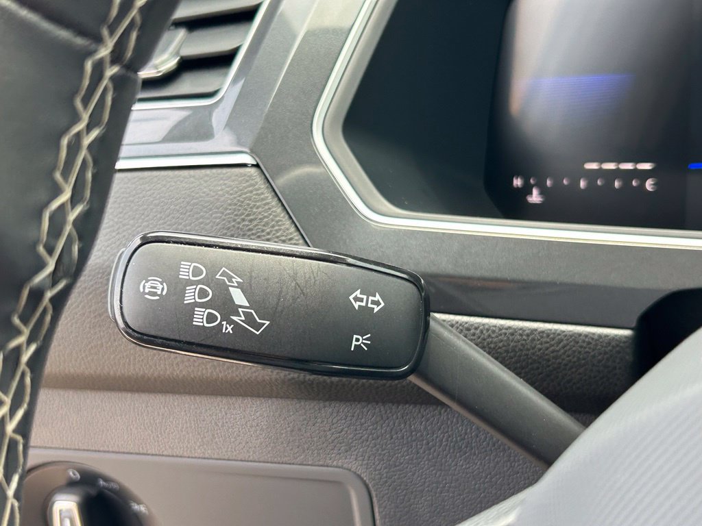 Certified 2023 Volkswagen Tiguan SE w/ Panoramic Sunroof Package FWD image 27