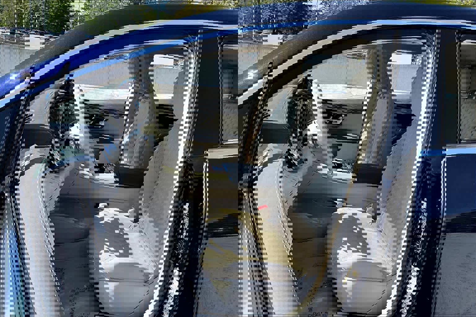 Used 2023 Mercedes-Benz EQS 580 4MATIC Sedan image 7