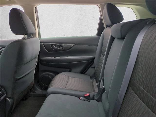 Used 2018 Nissan Rogue S image 19