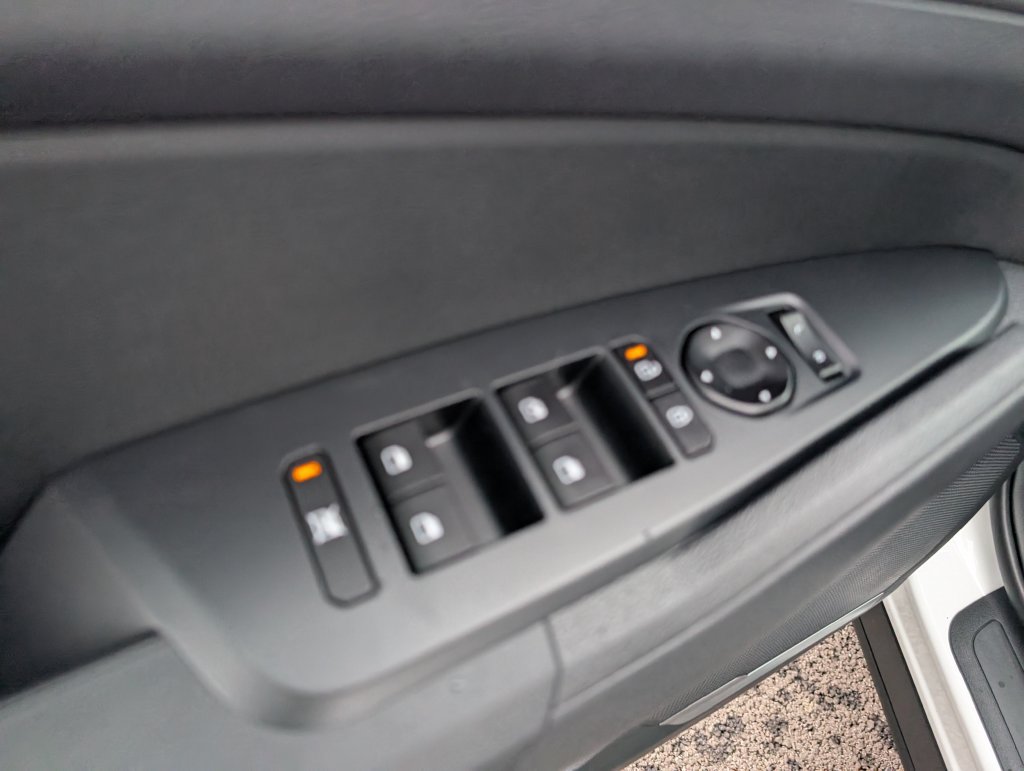 New 2027 Kia Sportage LX FWD image 11