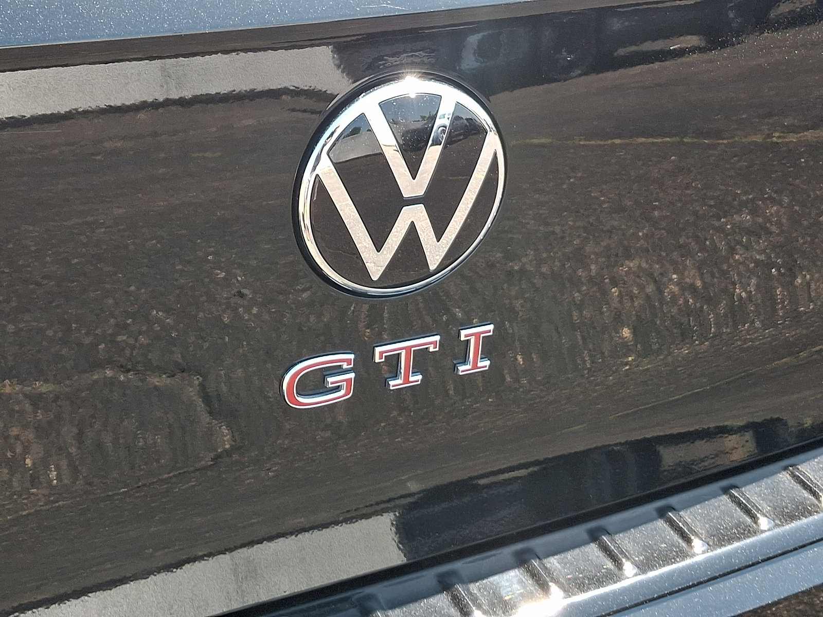 Used 2024 Volkswagen GTI SE FWD image 30